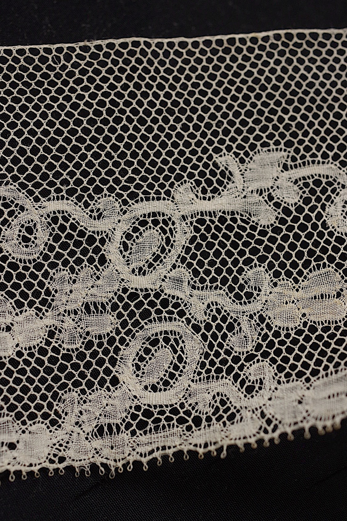 アンティークレース dentelle antique 483cm 63cm .FR a l'epoque