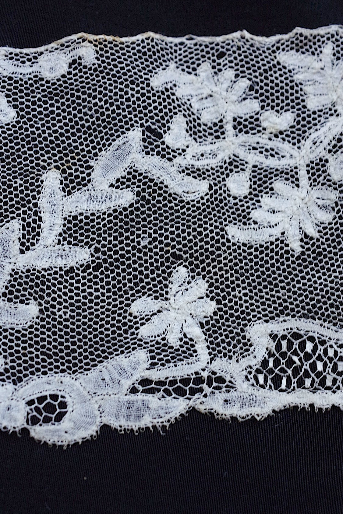 アンティークレース dentelle antique 195cm .FR a l'epoque