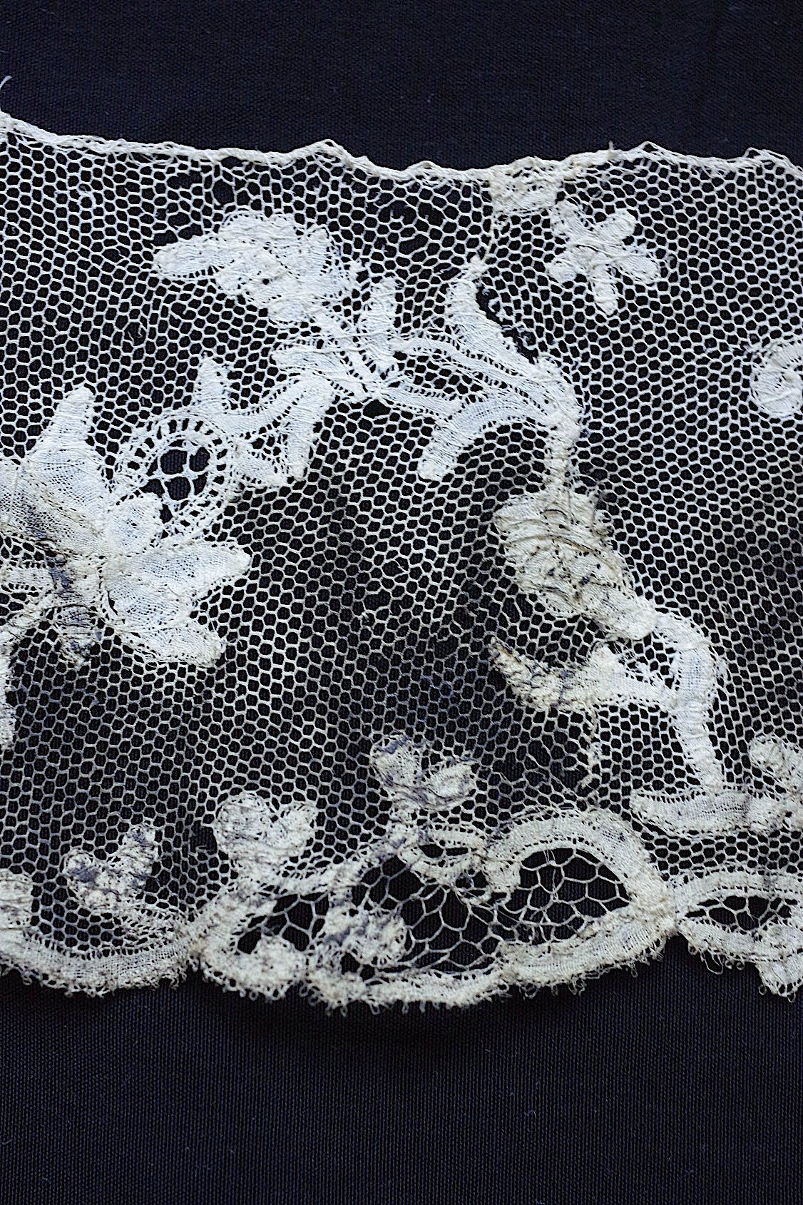 アンティークレース dentelle antique 195cm .FR a l'epoque