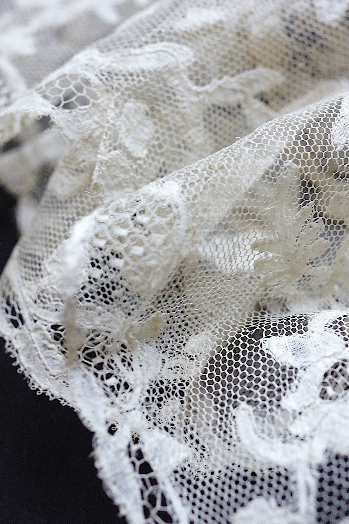 アンティークレース dentelle antique 195cm .FR a l'epoque