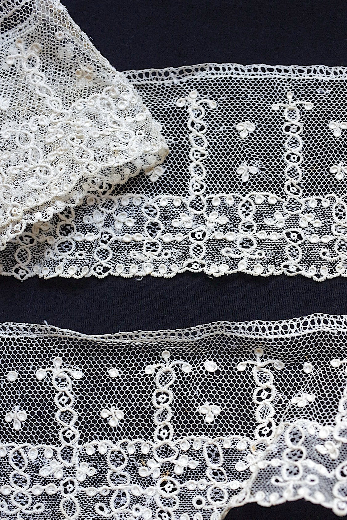 アンティークレース dentelle antique 76cm 70cm .FR a l'epoque