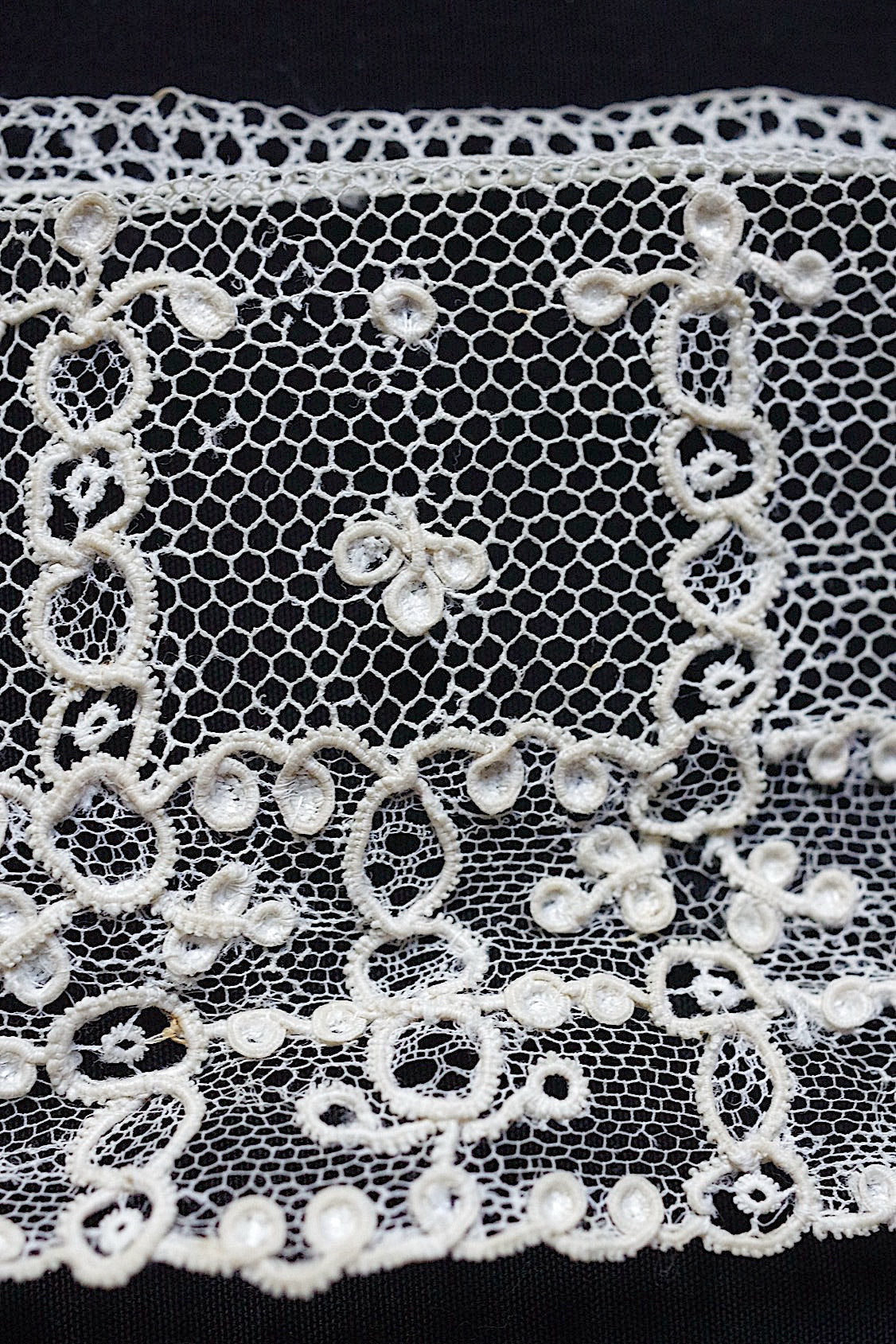 アンティークレース dentelle antique 76cm 70cm .FR a l'epoque