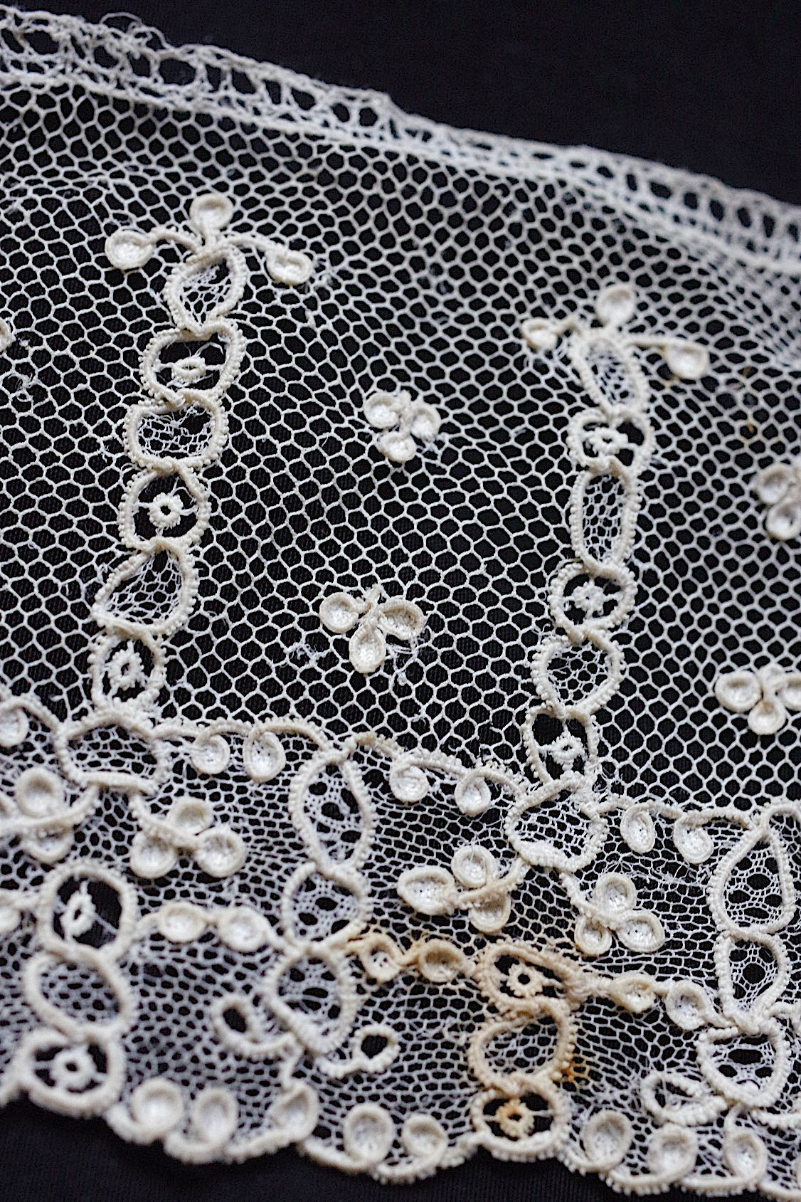 アンティークレース dentelle antique 76cm 70cm .FR a l'epoque