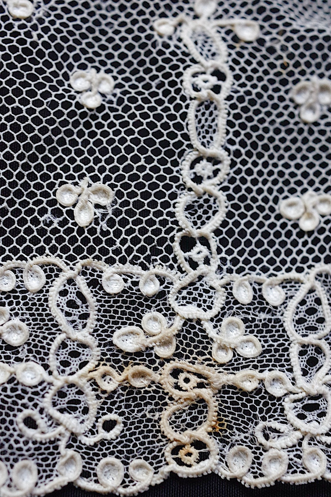 アンティークレース dentelle antique 76cm 70cm .FR a l'epoque