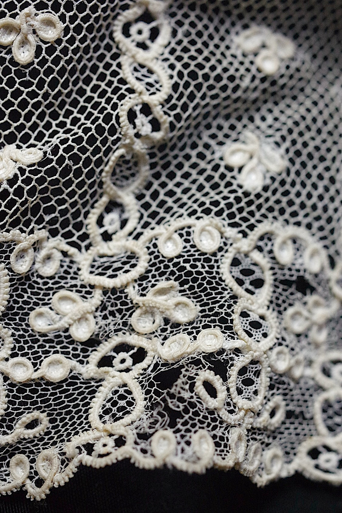 アンティークレース dentelle antique 76cm 70cm .FR a l'epoque