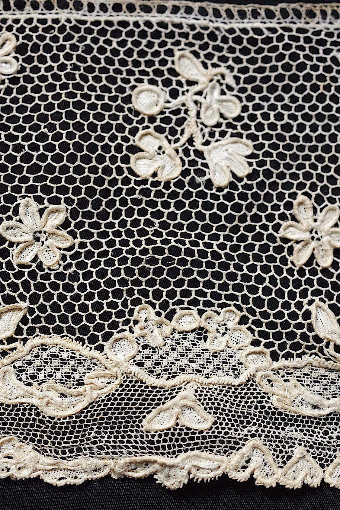 アンティークレース dentelle antique 105cm .FR a l'epoque