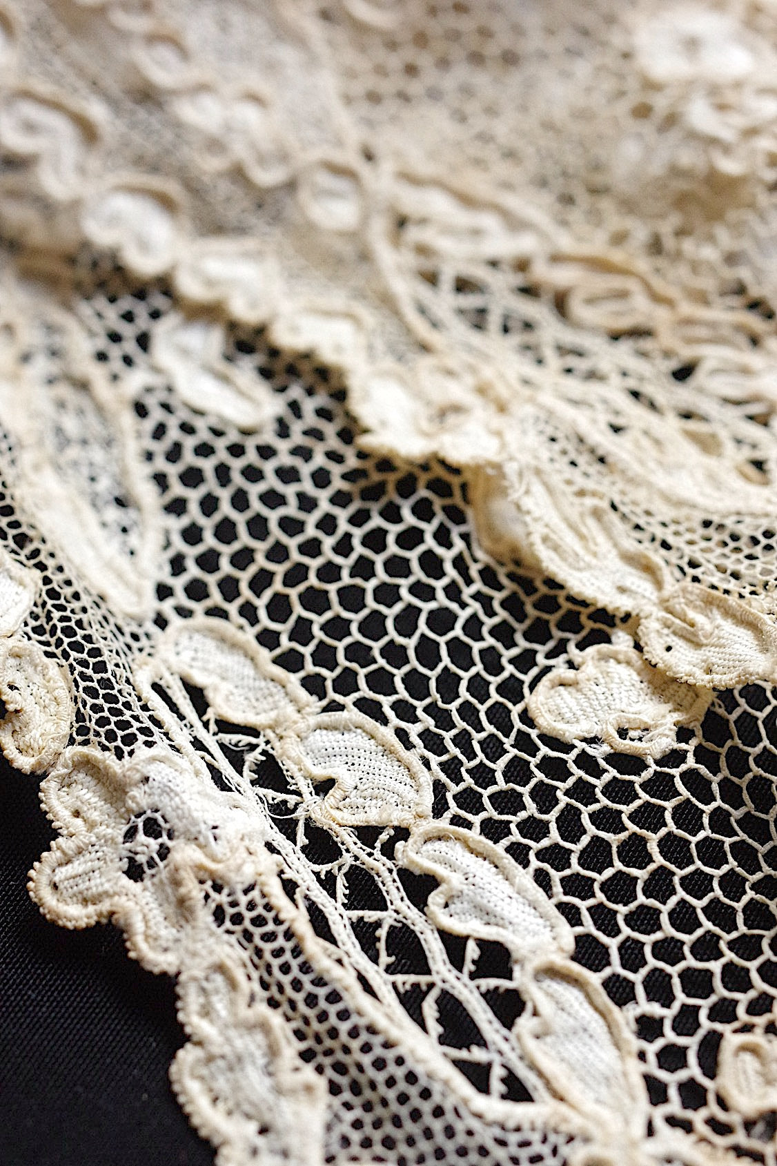 アンティークレース dentelle antique 105cm .FR a l'epoque