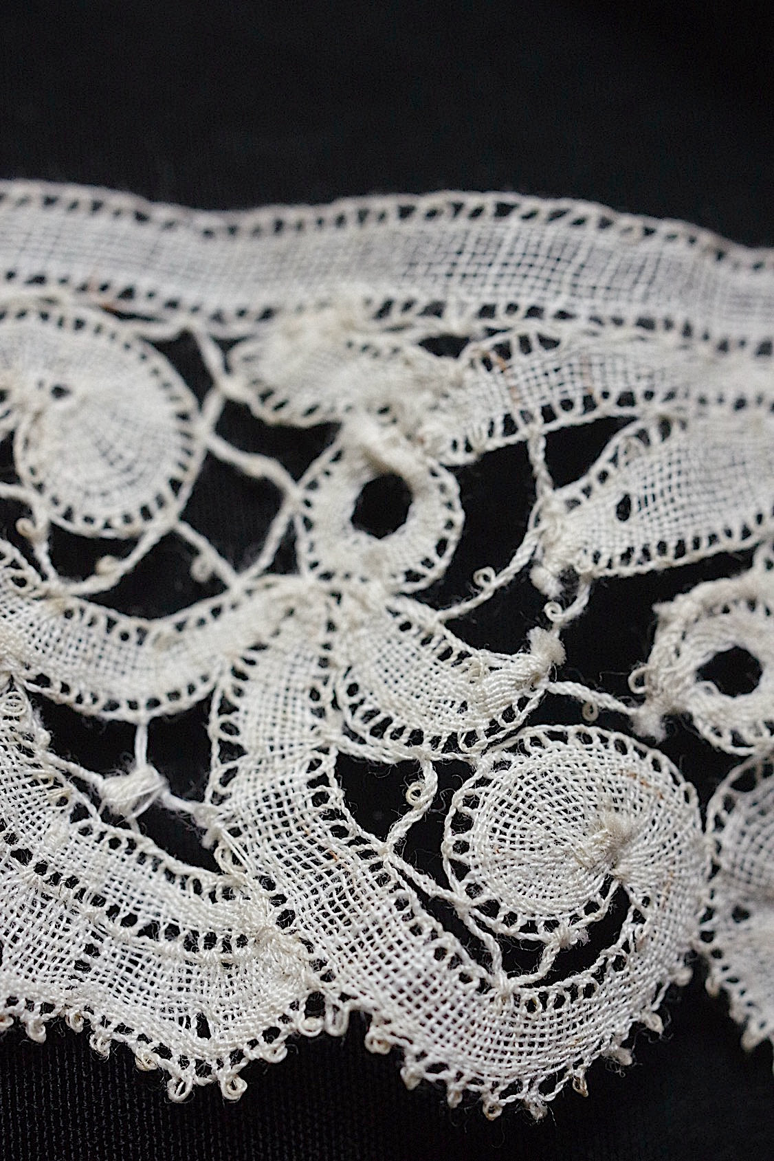 アンティークレース dentelle antique 133cm 200cm .FR a l'epoque