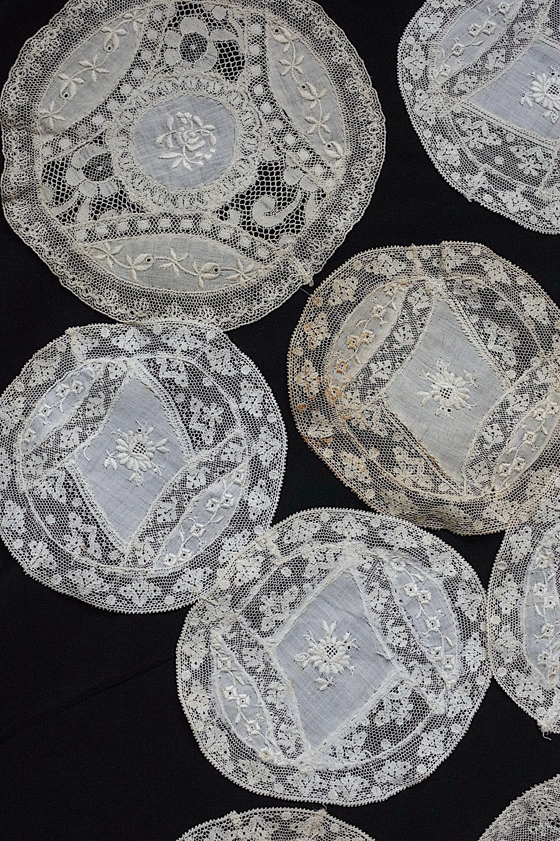 アンティークレース dentelle antique napperon 12pieces .FR a l'epoque