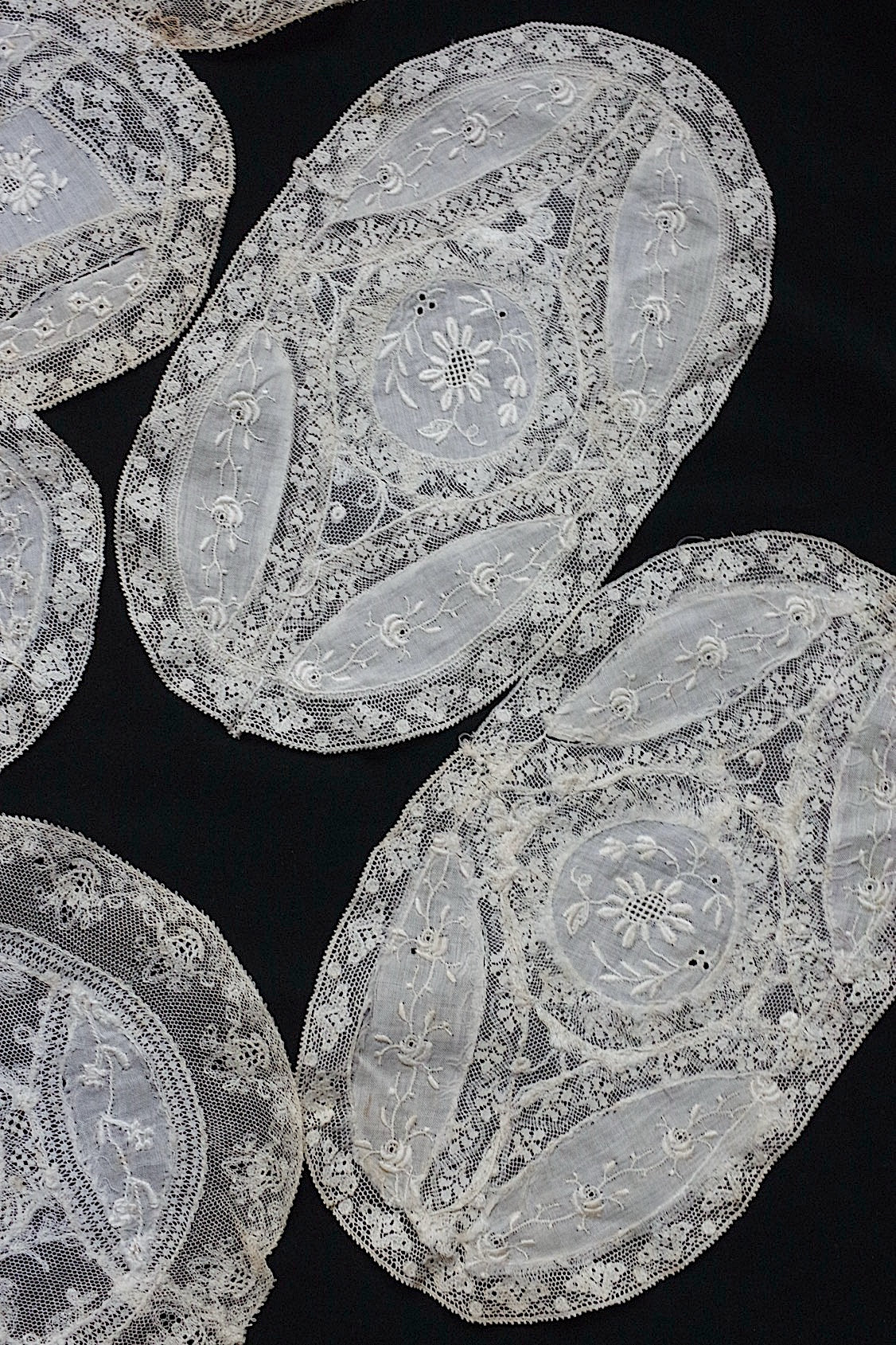 アンティークレース dentelle antique napperon 12pieces .FR a l'epoque