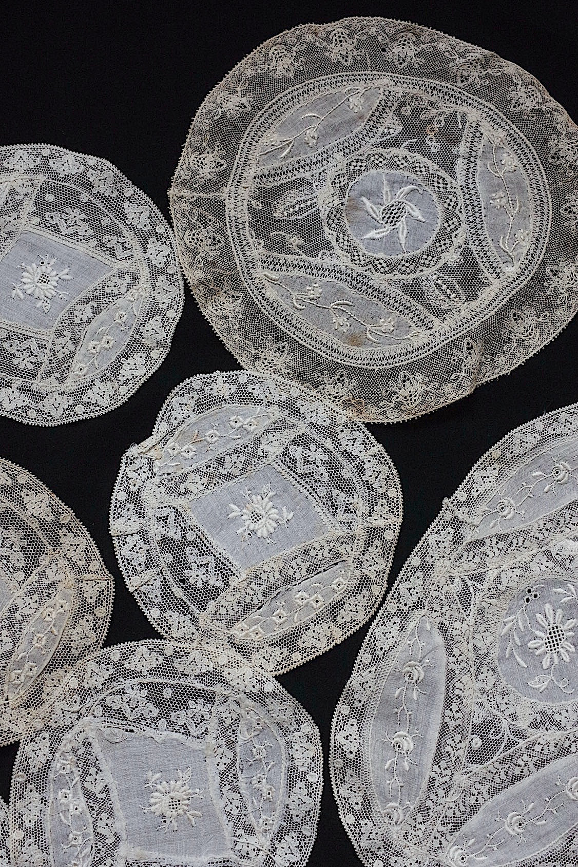 アンティークレース dentelle antique napperon 12pieces .FR a l'epoque