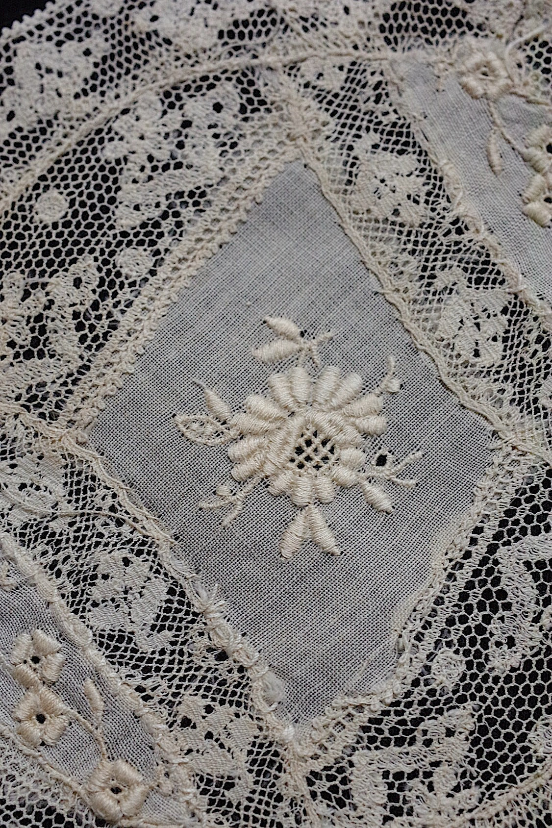 アンティークレース dentelle antique napperon 12pieces .FR a l'epoque