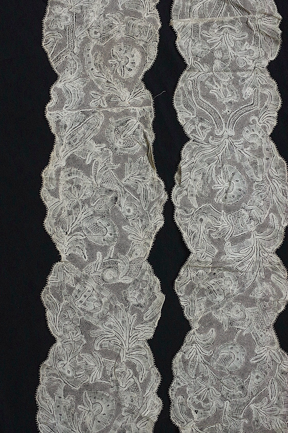 アンティークレース dentelle antique 48cm 72cm .FR a l'epoque