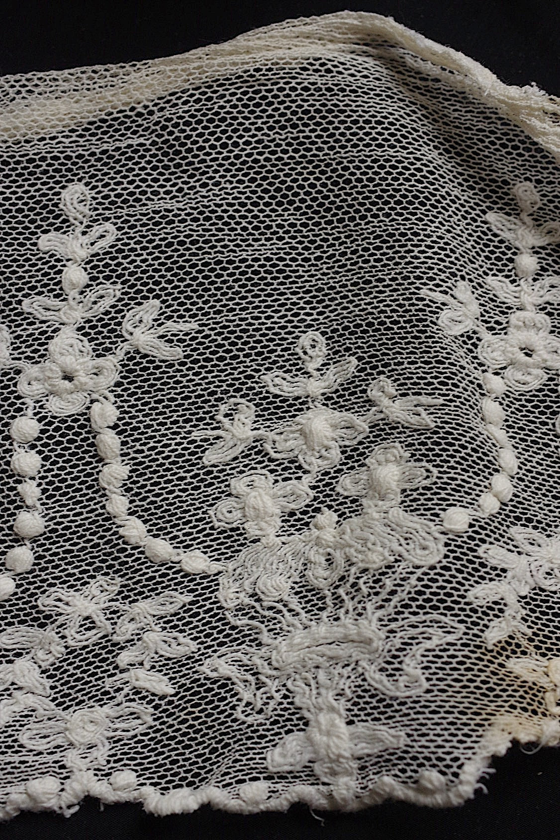 アンティークレース dentelle antique par 2m .FR a l'epoque