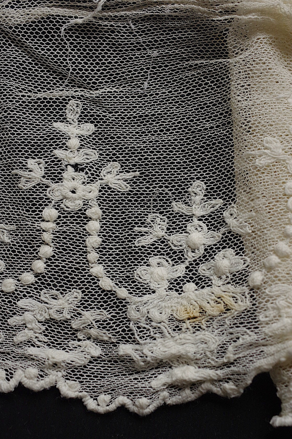 アンティークレース dentelle antique par 2m .FR a l'epoque