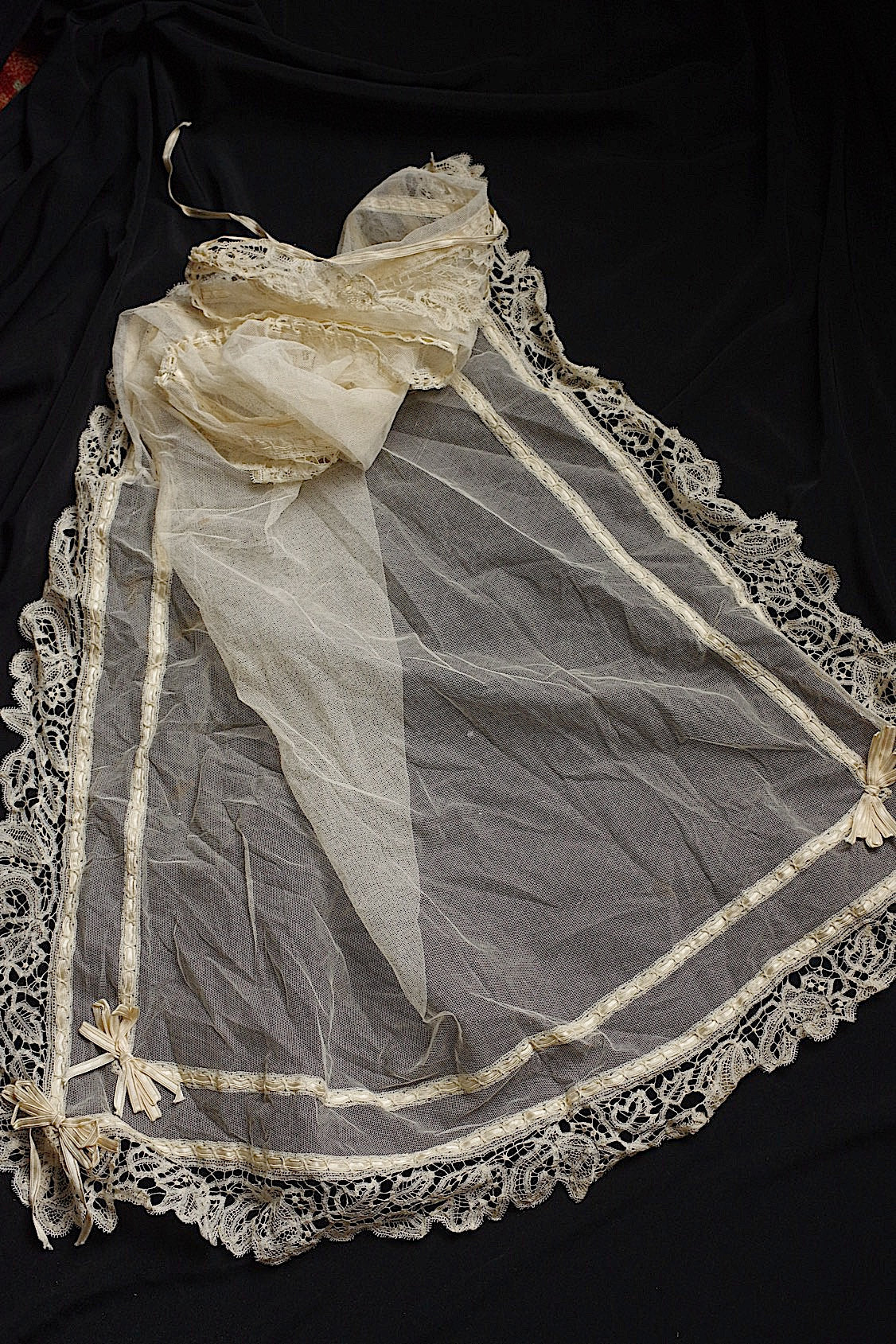 アンティークレース dentelle antique ベール .FR a l'epoque