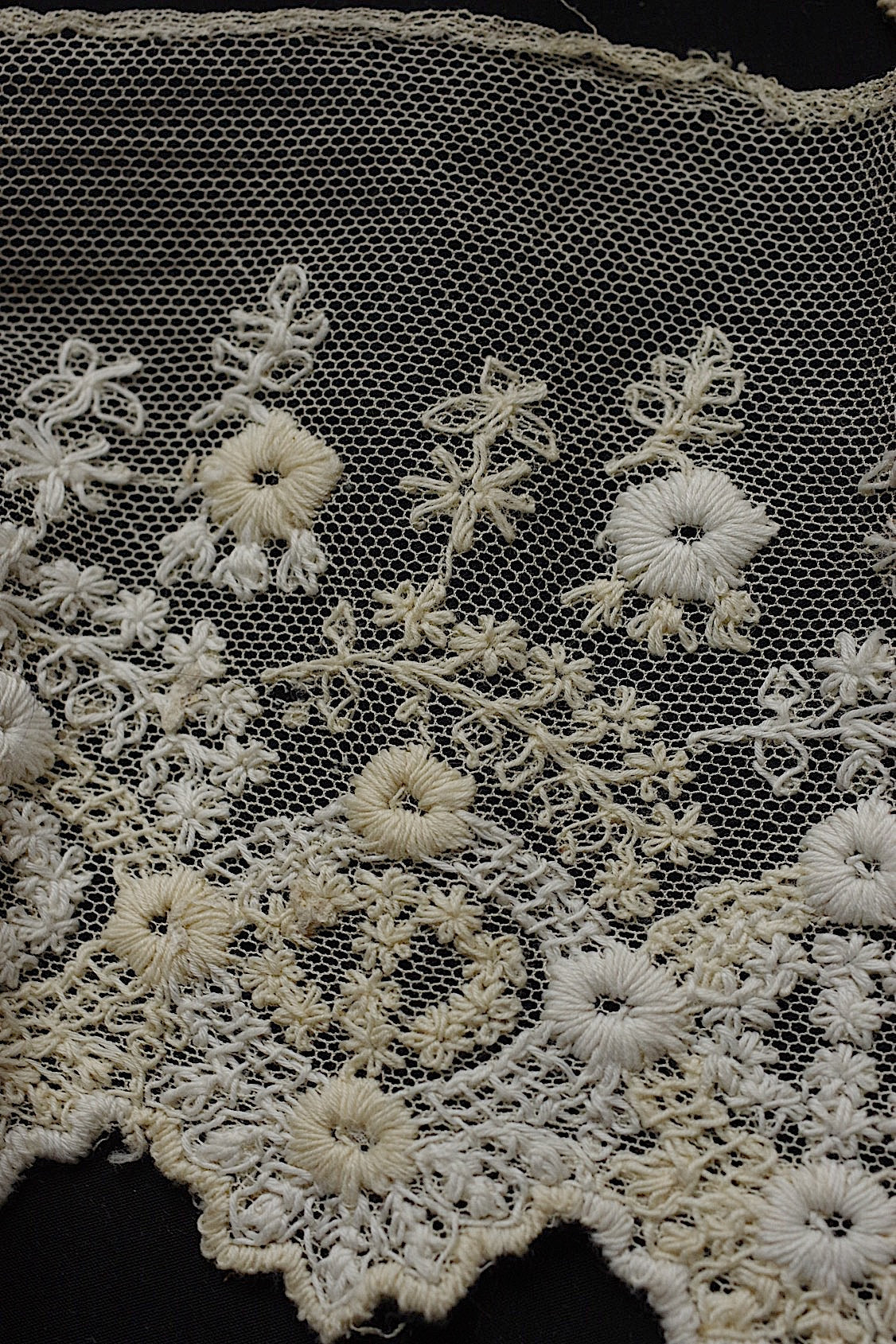 アンティークレース dentelle antique 170cm+210cm .FR a l'epoque