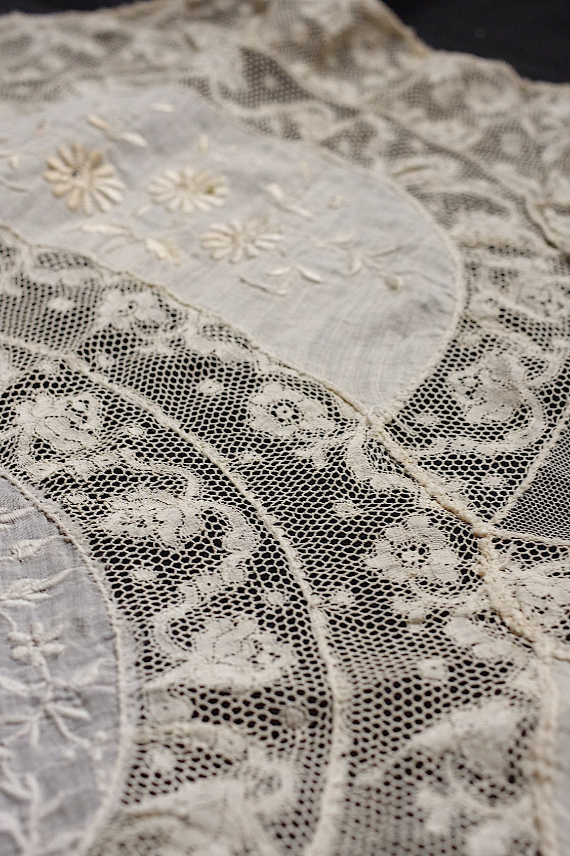アンティークレース dentelle antique 刺繍クロス 素材用 .FR a l'epoque