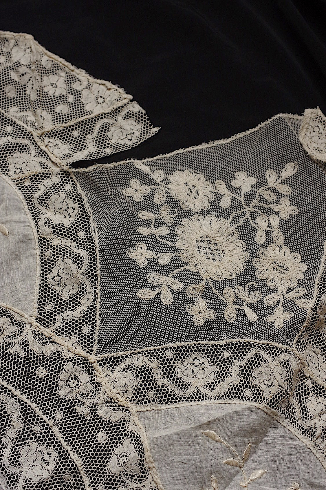 アンティークレース dentelle antique 刺繍クロス 素材用 .FR a l'epoque