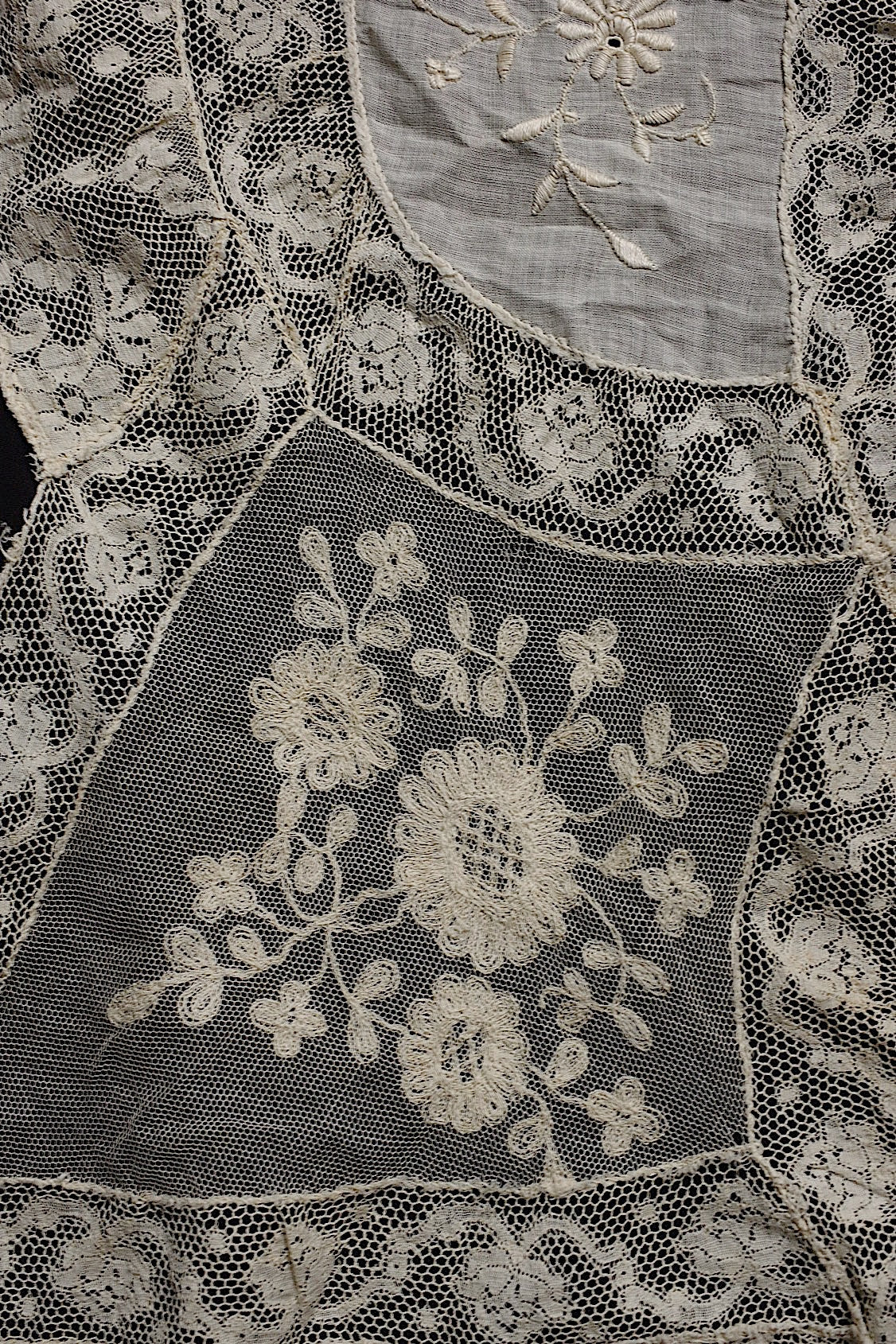 アンティークレース dentelle antique 刺繍クロス 素材用 .FR a l'epoque