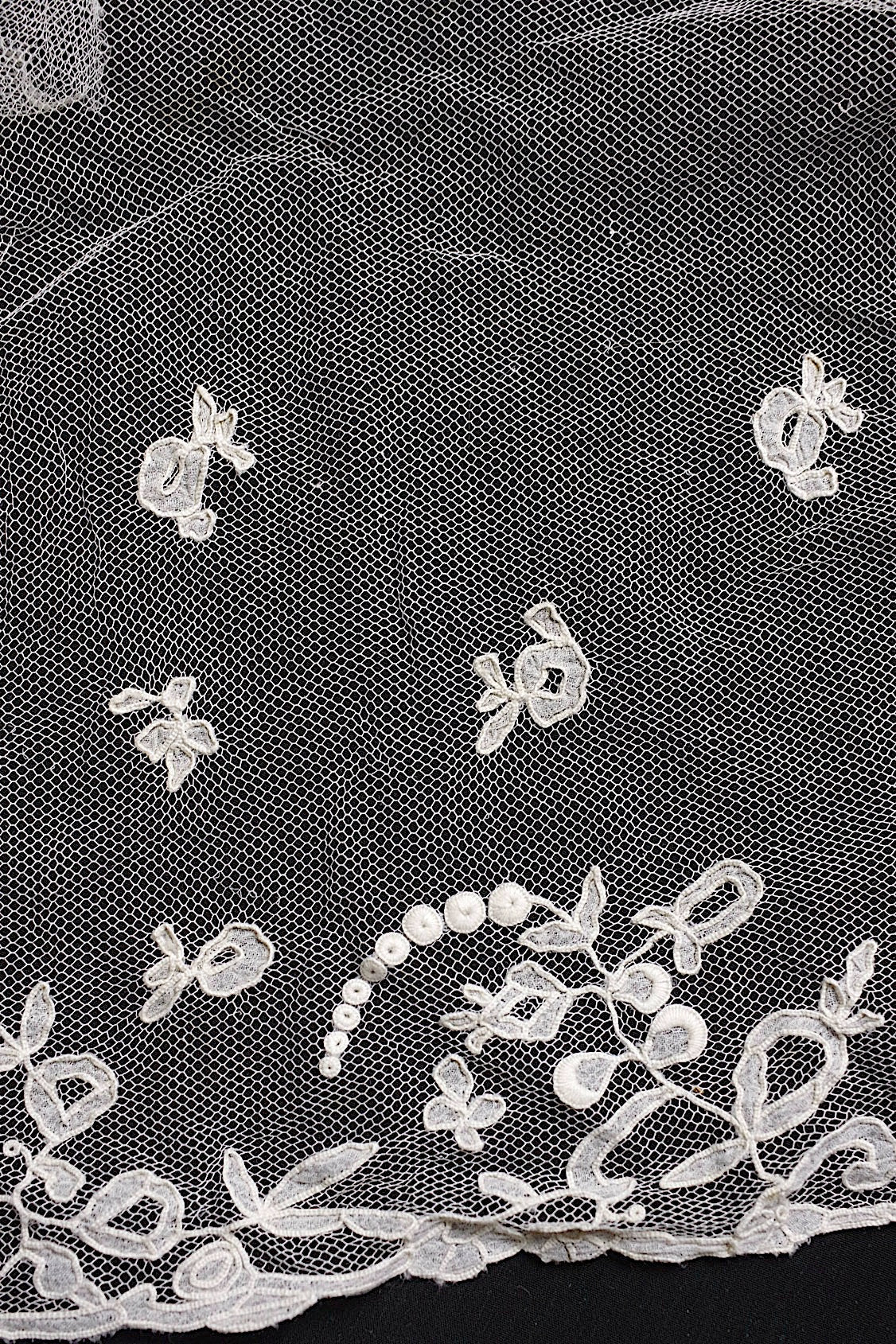 アンティークレース dentelle antique 193cm 143cm .FR a l'epoque