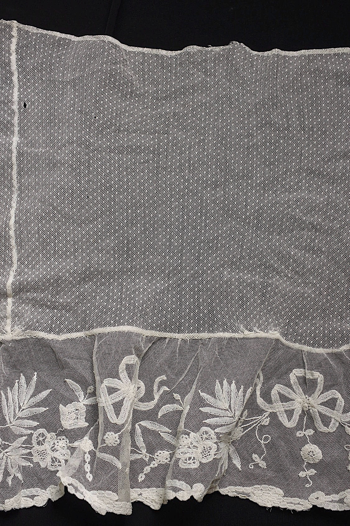 アンティークレース dentelle antique フリルつきハギレ .FR a l'epoque