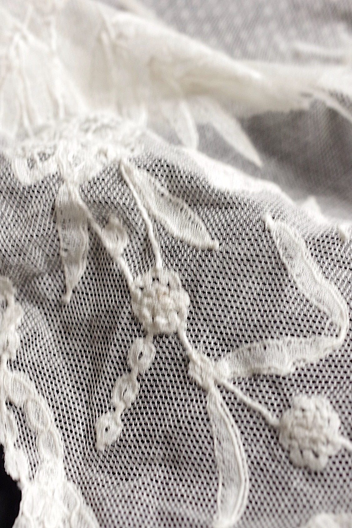 アンティークレース dentelle antique フリルつきハギレ .FR a l'epoque