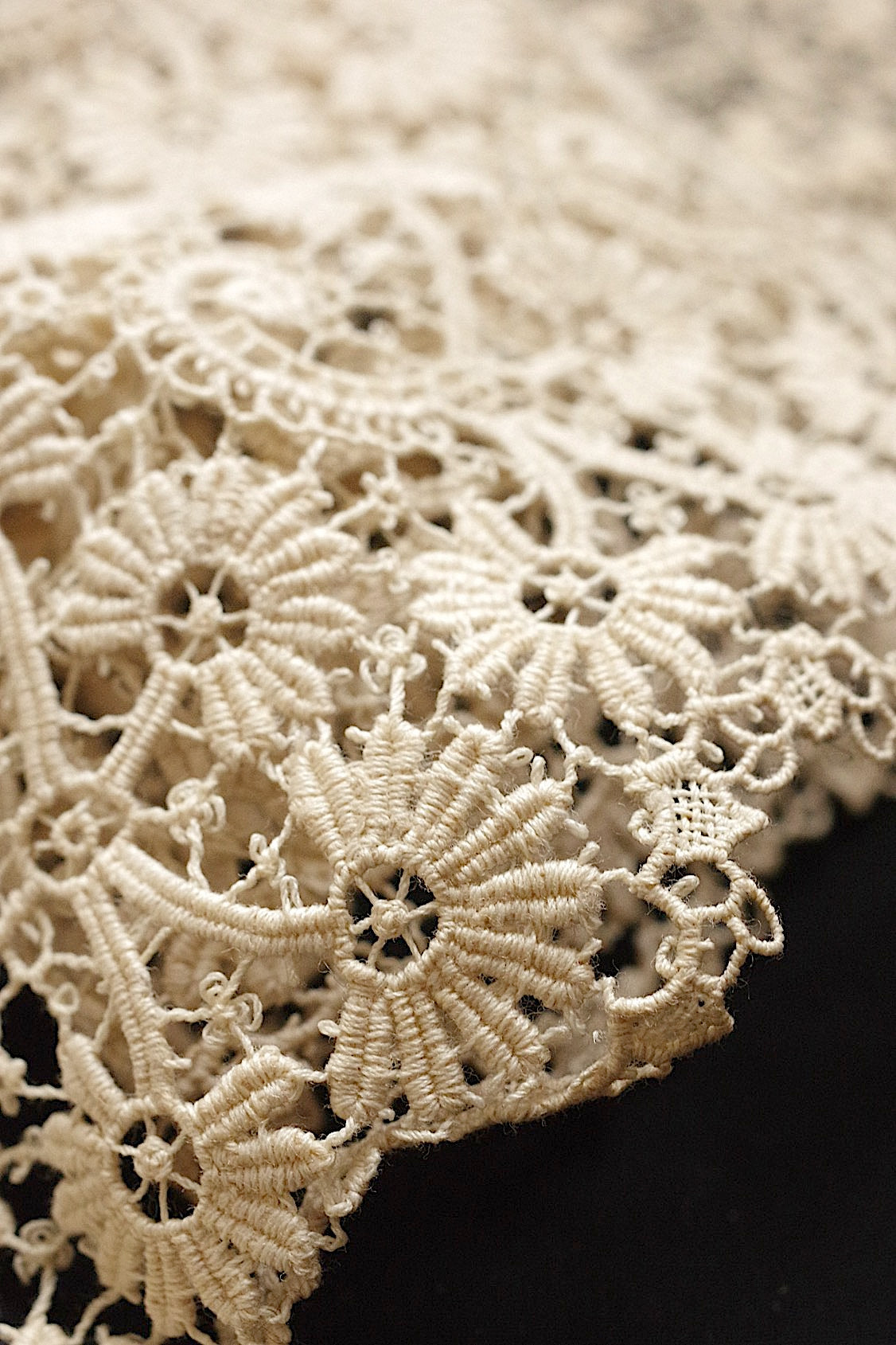 アンティークレース dentelle antique 183cm .FR a l'epoque