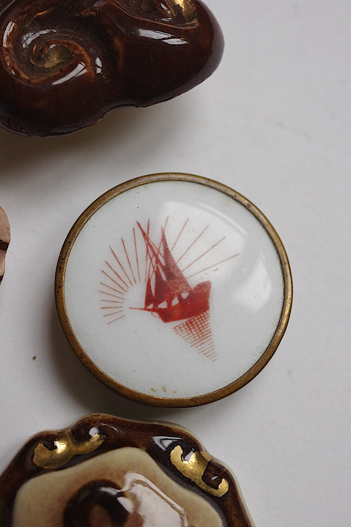 アンティークボタン boutons antique .FR a l'epoque