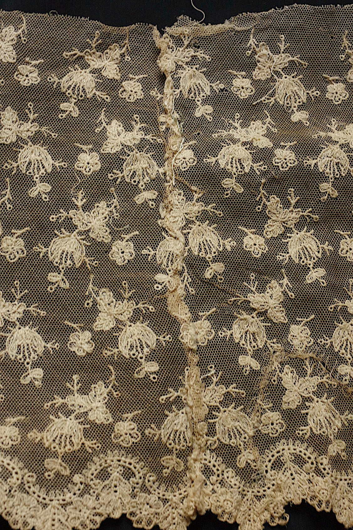 アンティークレース  dentelle antique  196cm .FR a l'epoque