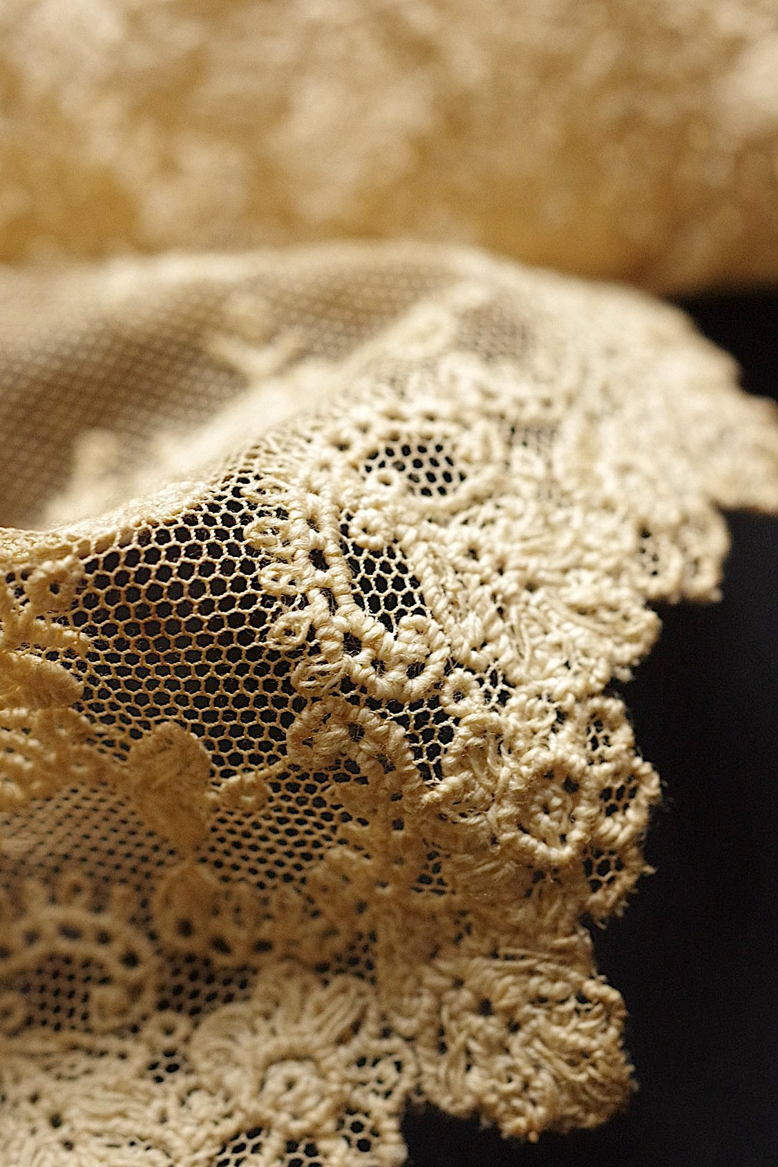 アンティークレース dentelle antique 196cm .FR a l'epoque