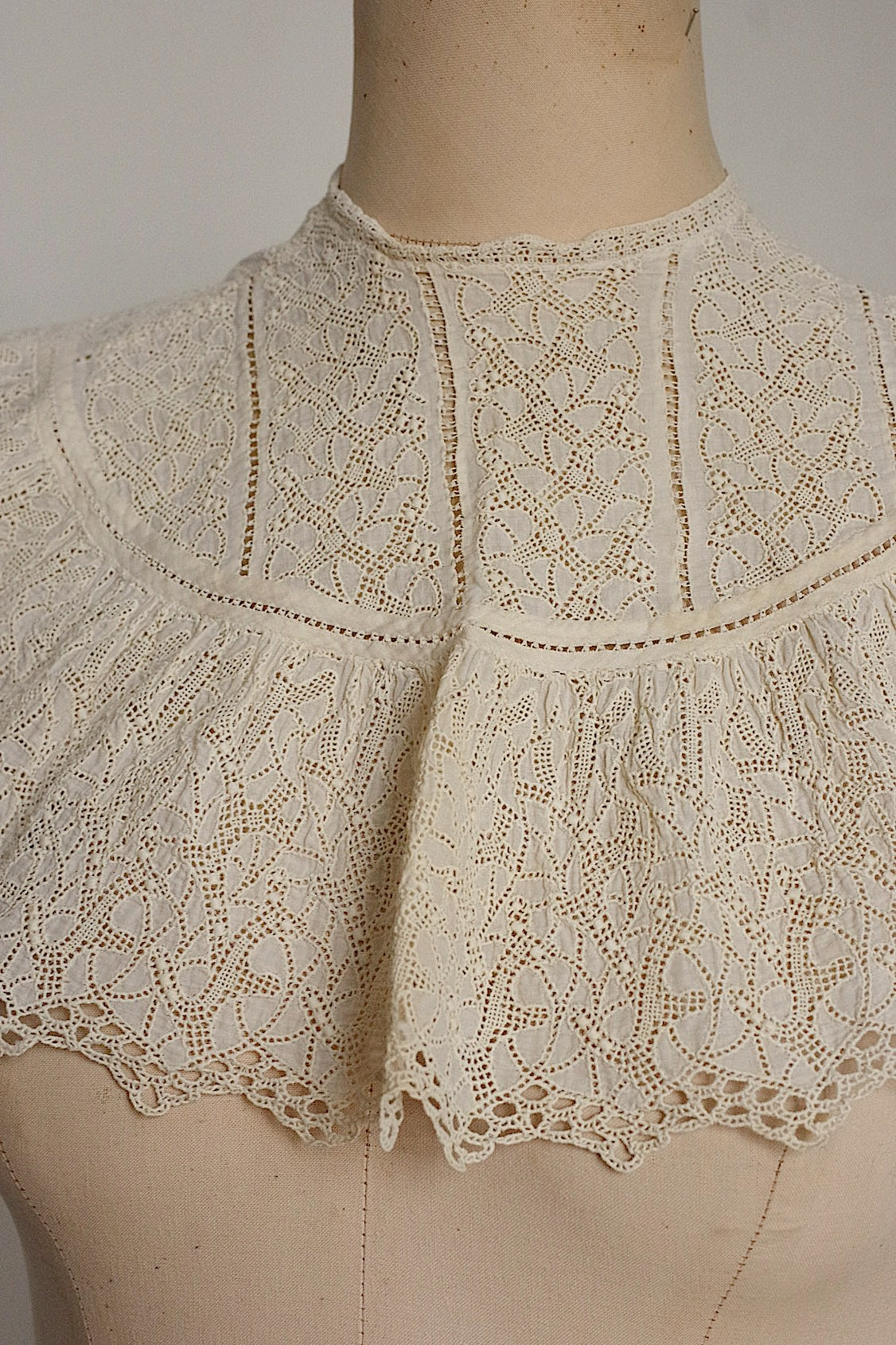 アンティークレース  dentelle antique  襟 .FR a l'epoque