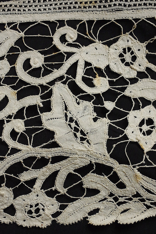 アンティークレース dentelle antique 214cm .FR a l'epoque
