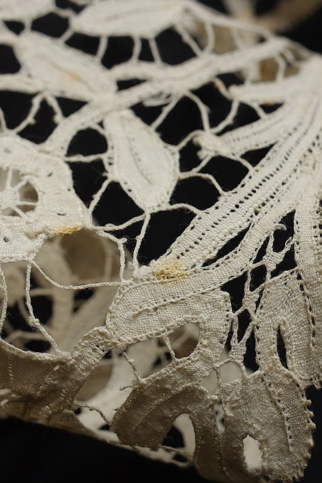 アンティークレース dentelle antique 214cm .FR a l'epoque