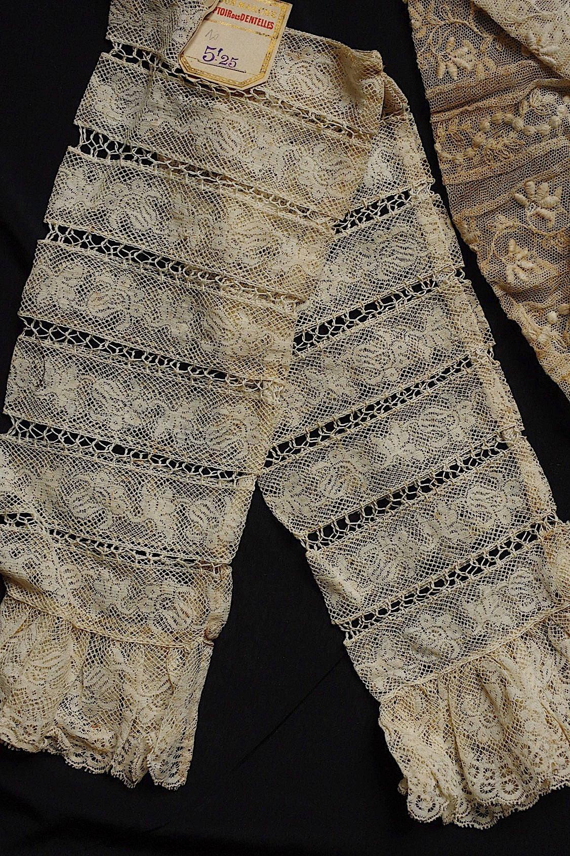 アンティークレース  dentelle antique  レース袖 2組 .FR a l'epoque