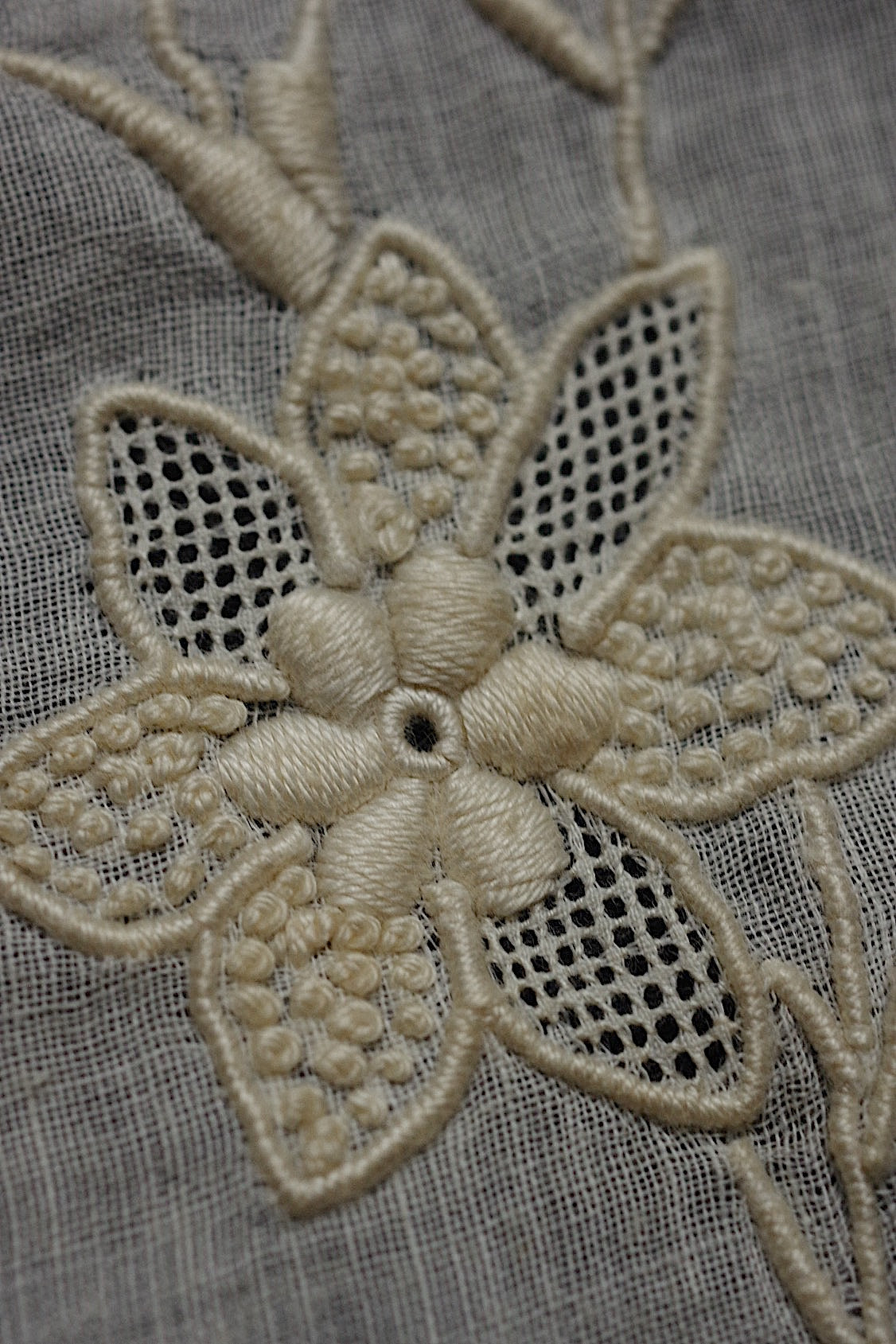 アンティークレース  dentelle antique  刺繍ハギレ .FR a l'epoque