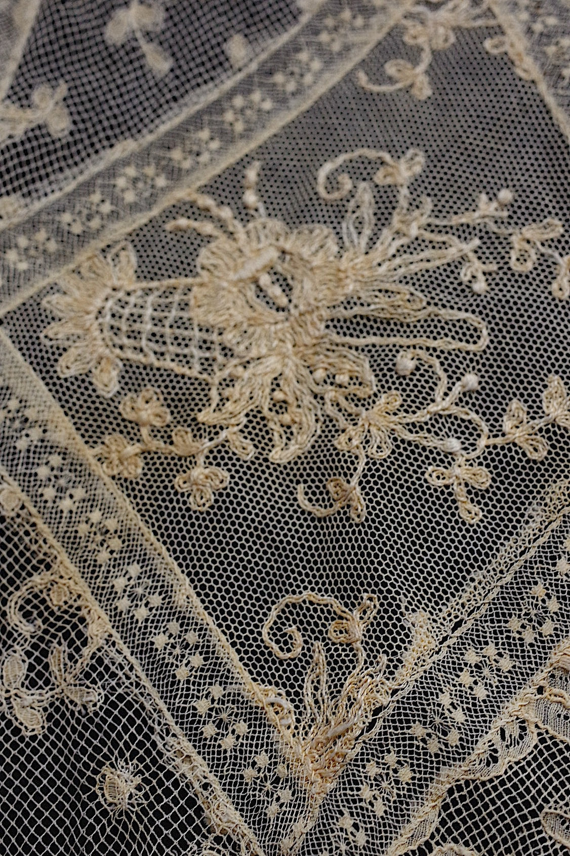 アンティークレース  dentelle antique  nappe クロス .FR a l'epoque