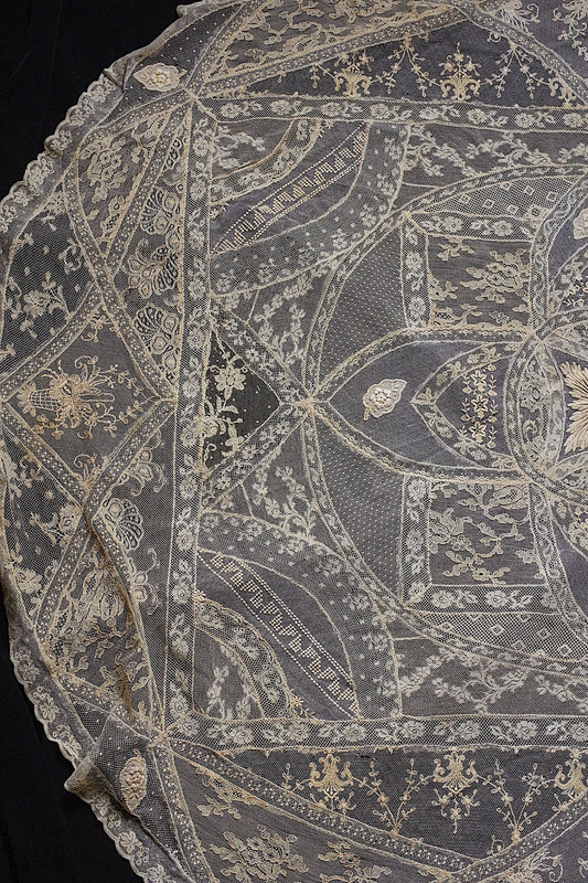 アンティークレース dentelle antique nappe クロス .FR a l'epoque