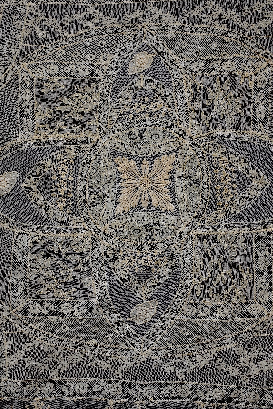 アンティークレース  dentelle antique  nappe クロス .FR a l'epoque