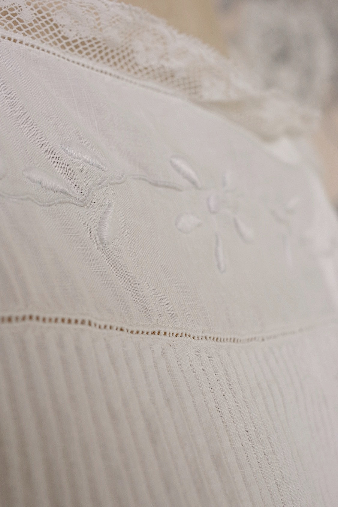 アンティークワンピース  vêtement antique ピンタックワンピース  .FR a l'epoque