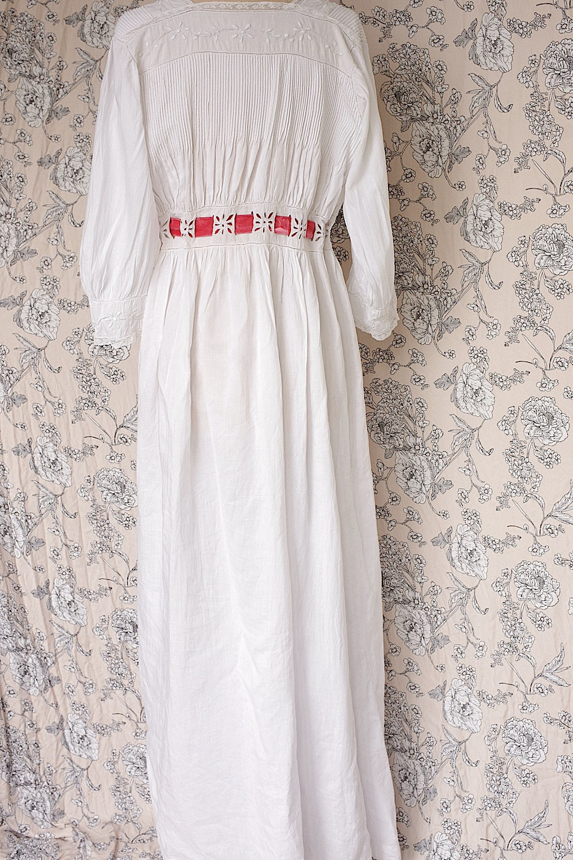 アンティークワンピース  vêtement antique ピンタックワンピース  .FR a l'epoque