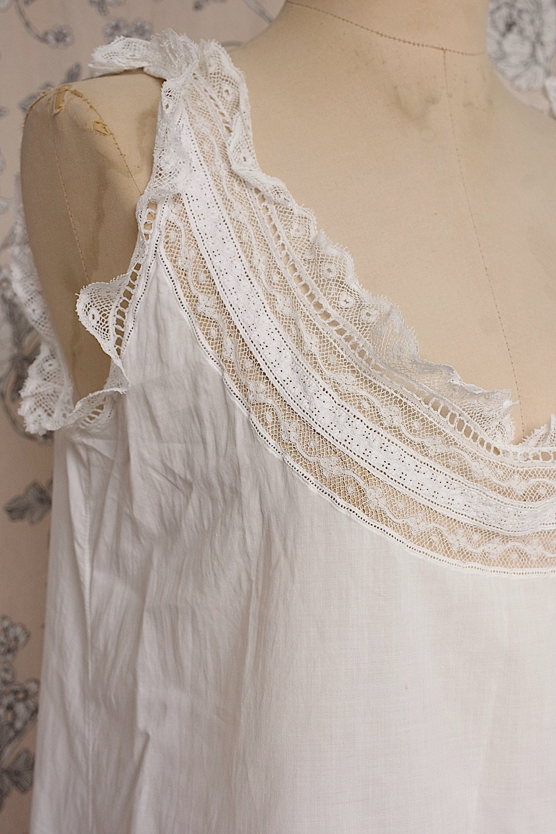 アンティークワンピース  vêtement antique レースワンピース  .FR a l'epoque