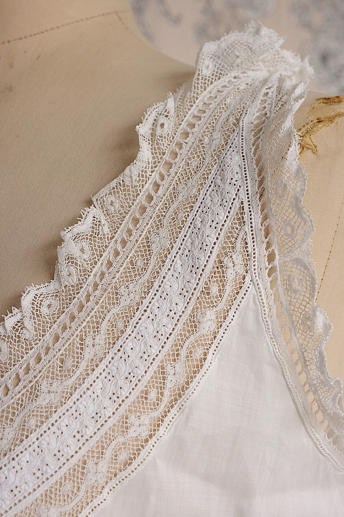 アンティークワンピース  vêtement antique レースワンピース  .FR a l'epoque