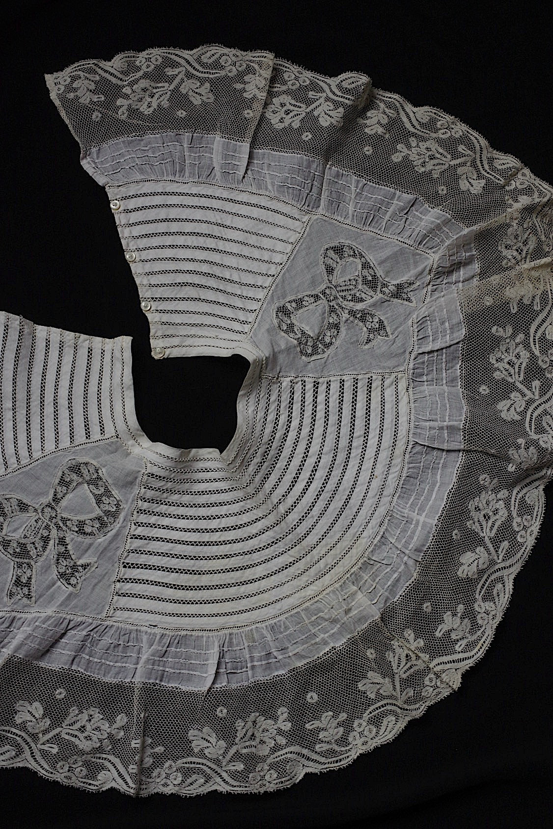 アンティークレース  dentelle antique  スタンド襟1 .FR a l'epoque