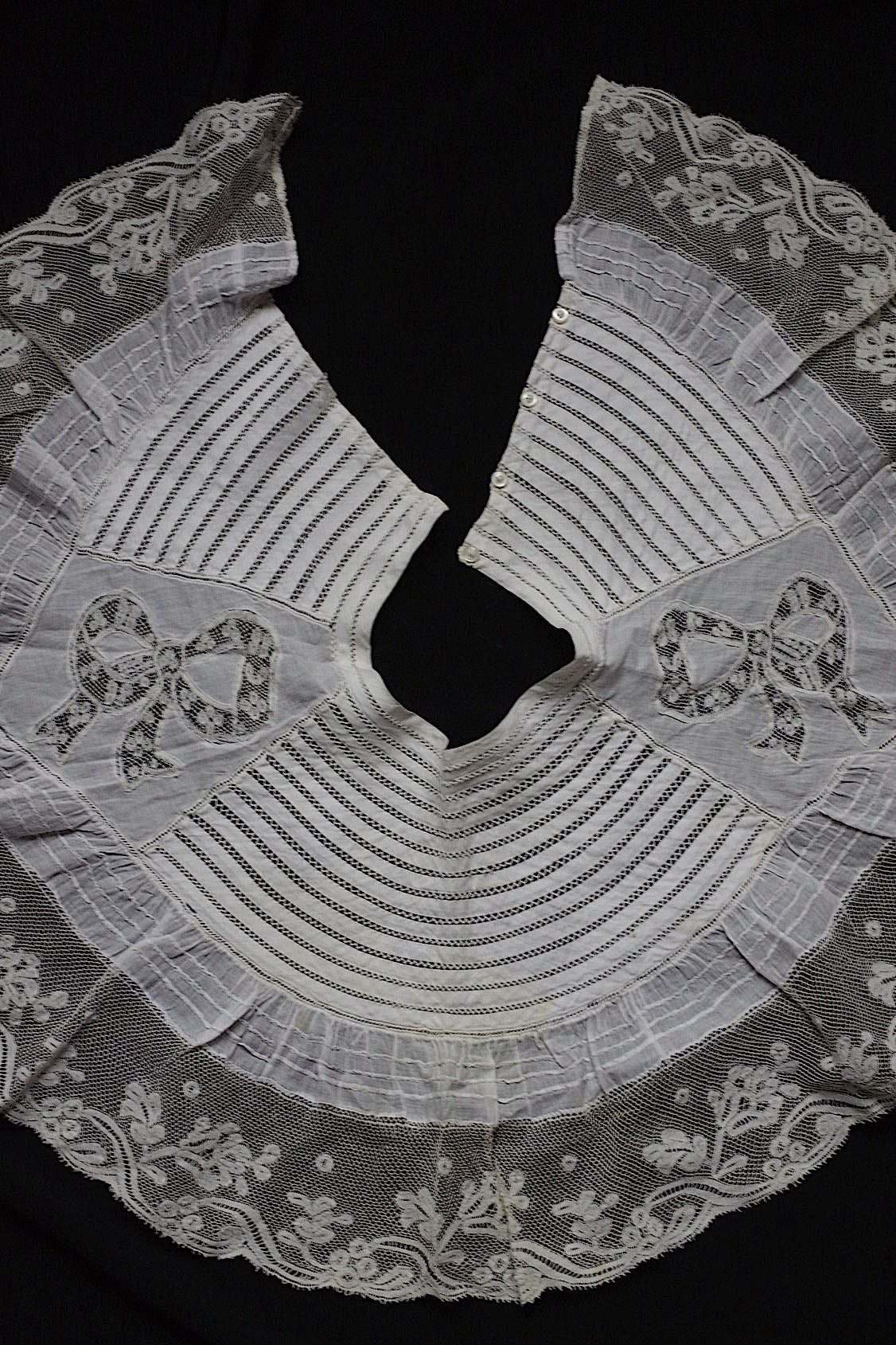 アンティークレース  dentelle antique  スタンド襟1 .FR a l'epoque