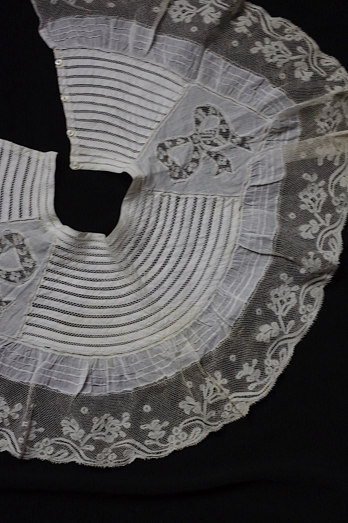 アンティークレース  dentelle antique  スタンド襟1 .FR a l'epoque