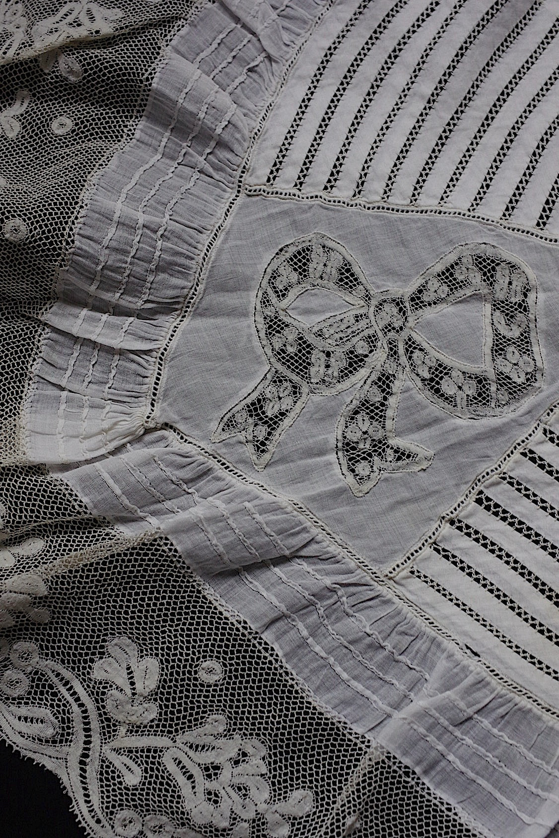 アンティークレース  dentelle antique  スタンド襟1 .FR a l'epoque