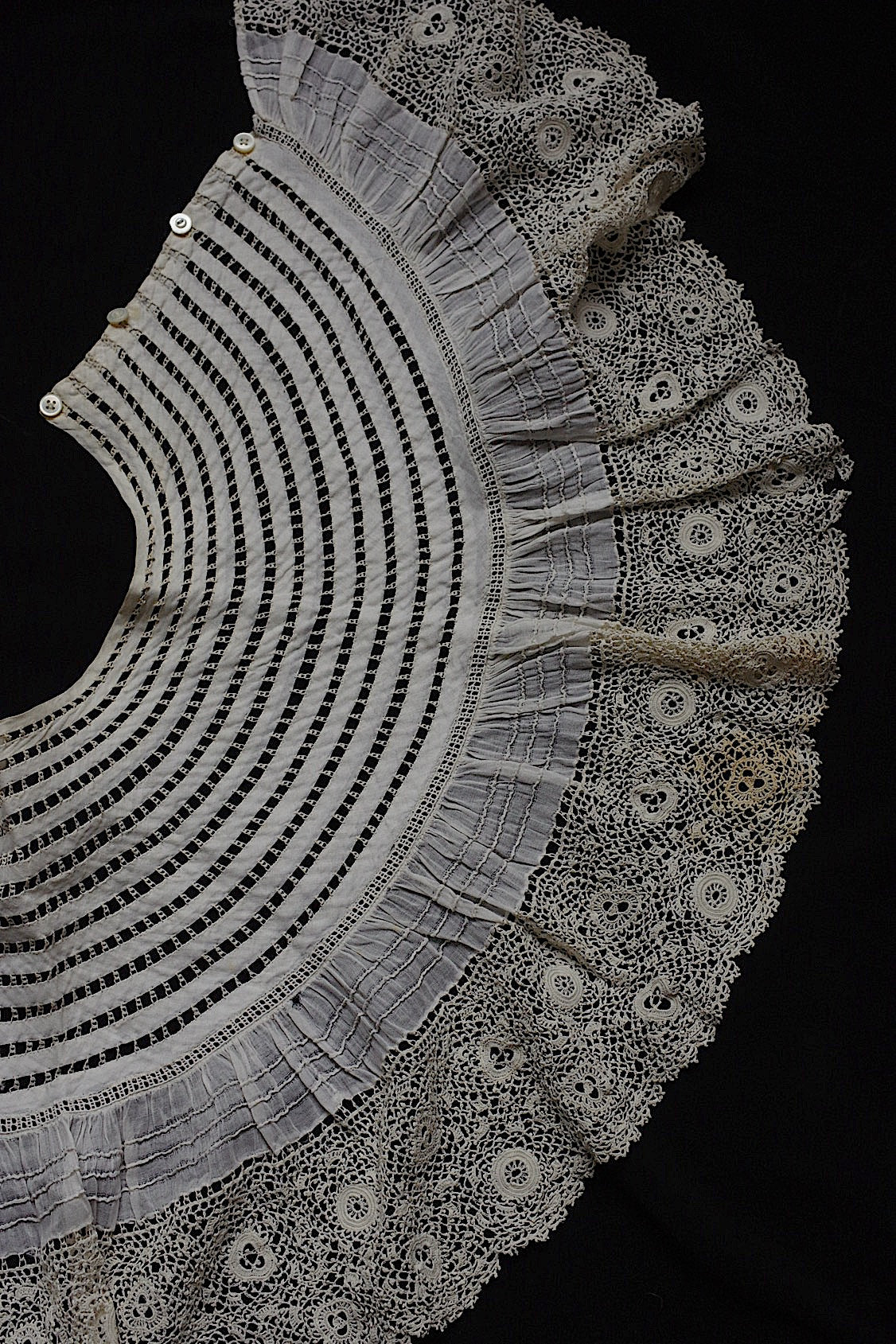 アンティークレース  dentelle antique  スタンド襟2 .FR a l'epoque