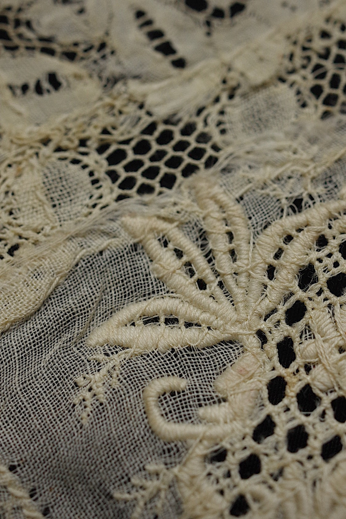 アンティークレース  dentelle antique  刺繍ドイリ .FR a l'epoque