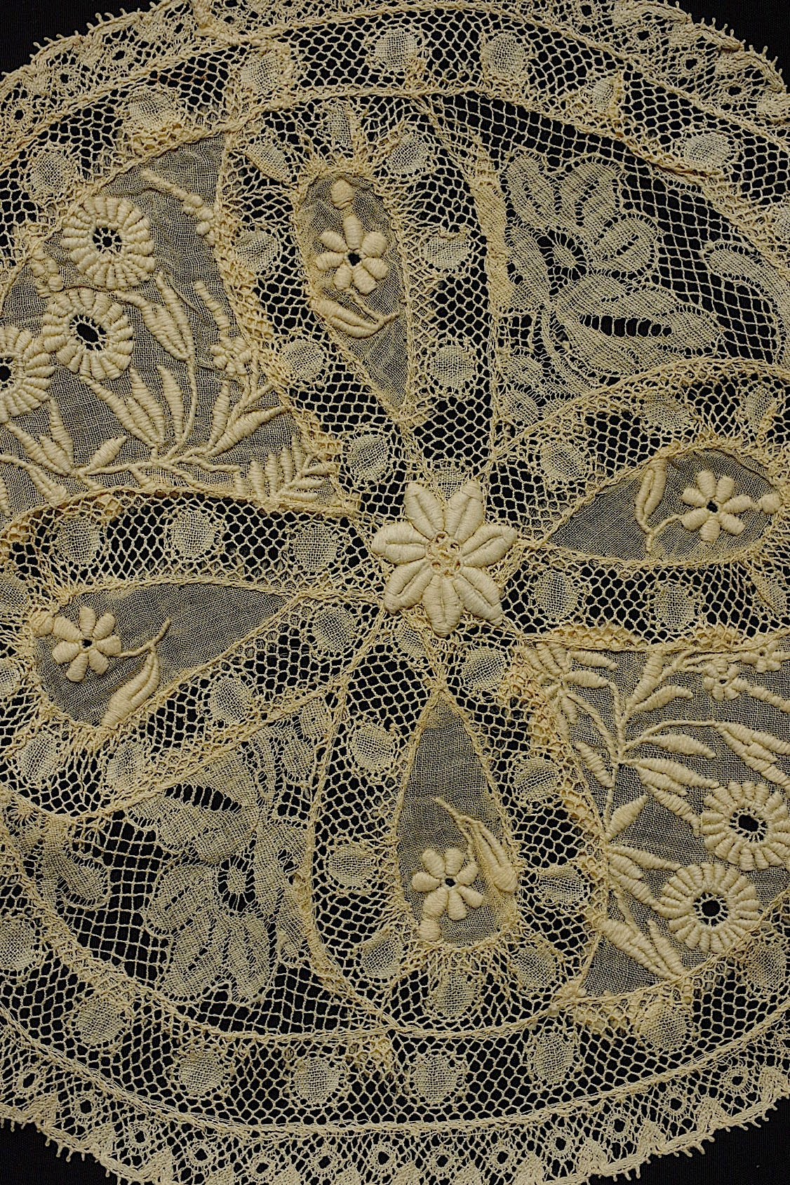 アンティークレース  dentelle antique  刺繍ドイリ .FR a l'epoque